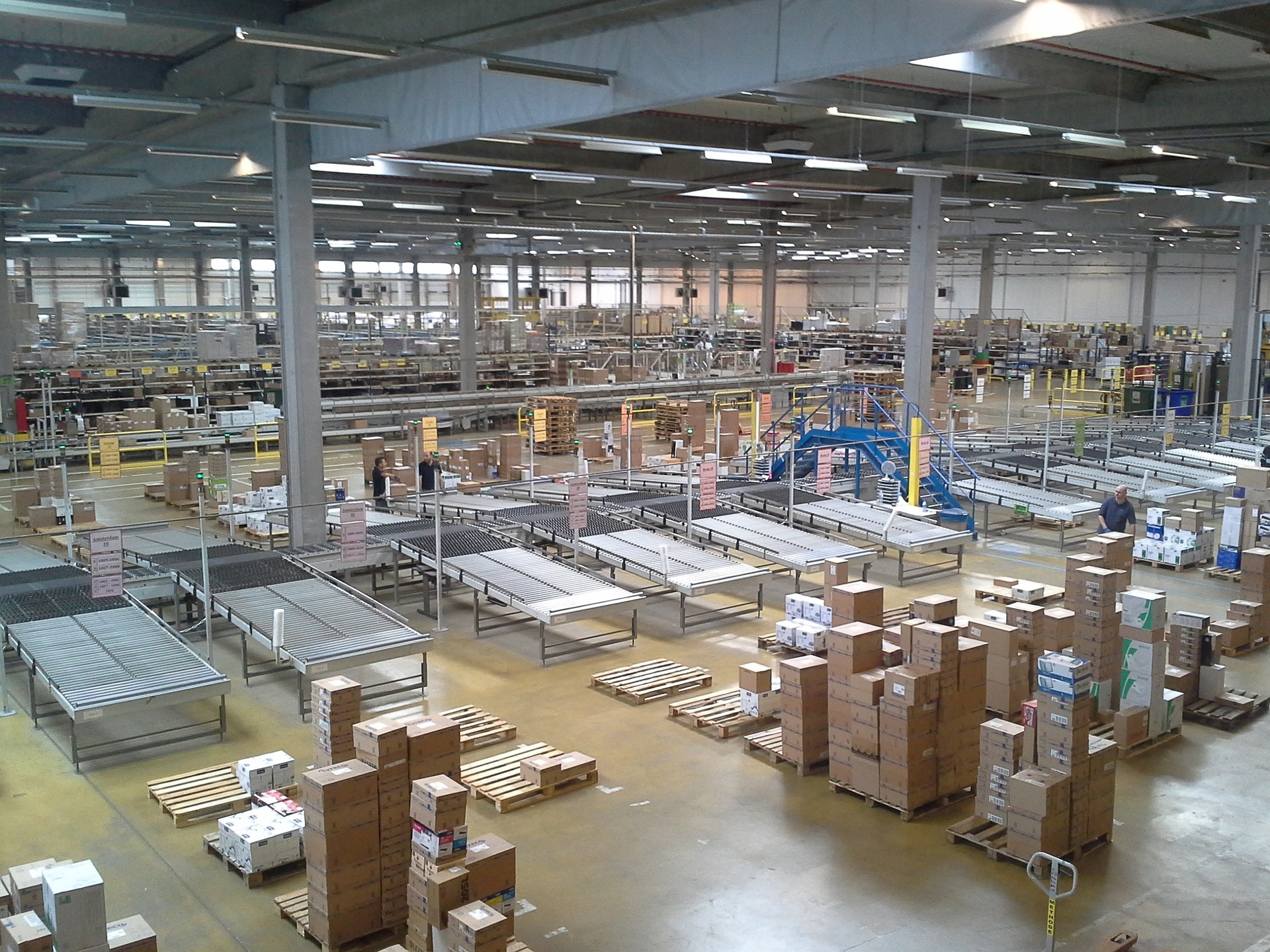 Reducing the need for decanting through better warehouse automation